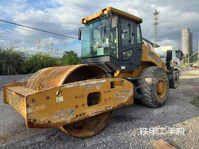 徐工XS263J壓路機(jī)