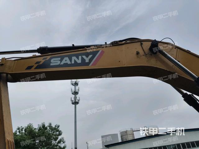 大臂整体 右侧(工作和回转装置) 大臂整体 右侧(工作和回转装置)