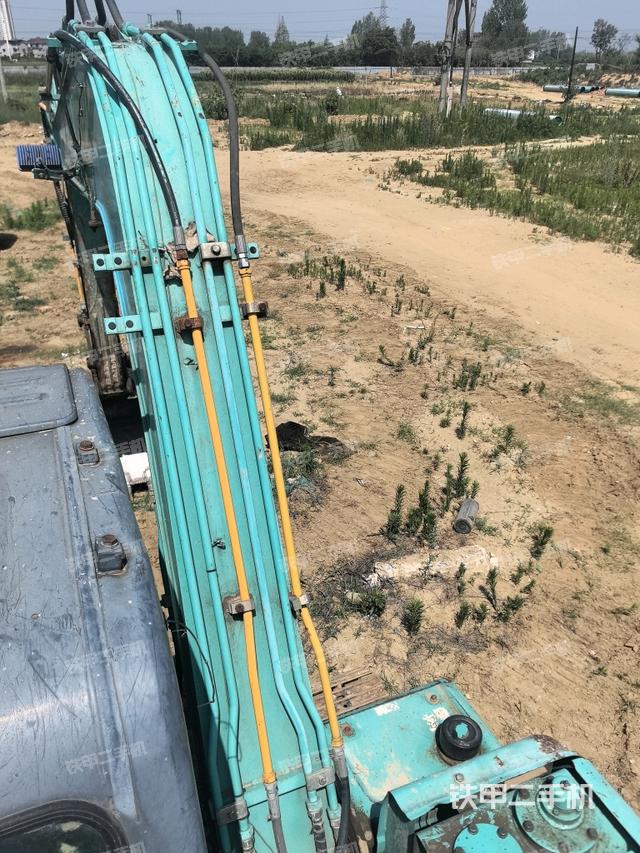 大臂背部俯視(工作和回轉(zhuǎn)裝置) 大臂背部俯視(工作和回轉(zhuǎn)裝置)