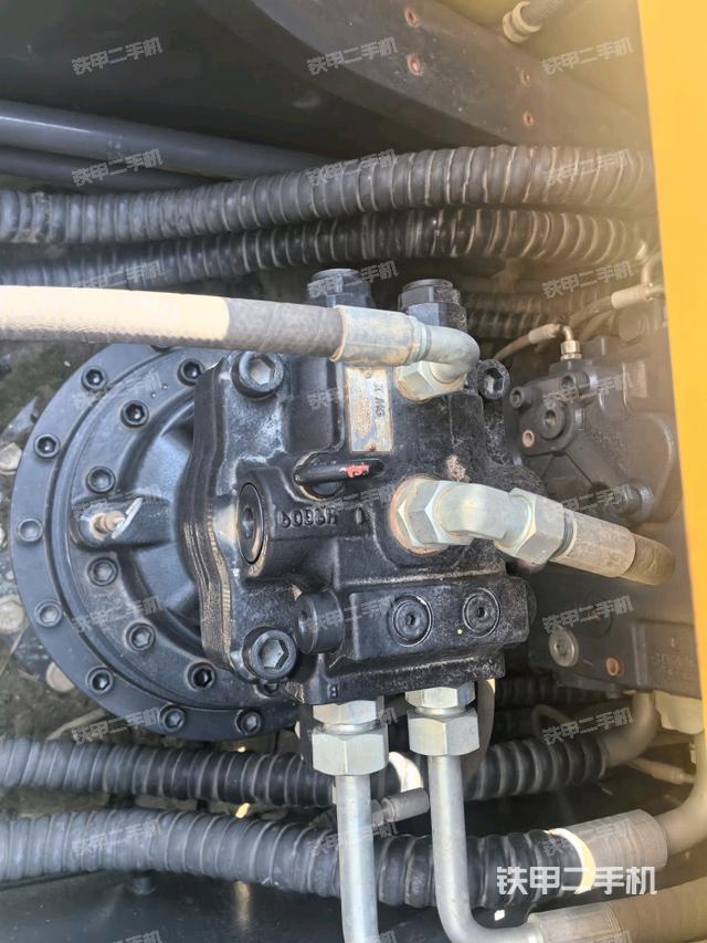 驾驶室顶部俯视(上车部件) 驾驶室顶部俯视(上车部件)