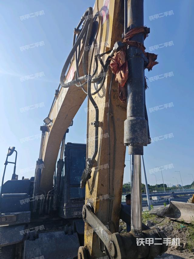 小臂整體右前(工作和回轉裝置) 小臂整體右前(工作和回轉裝置)