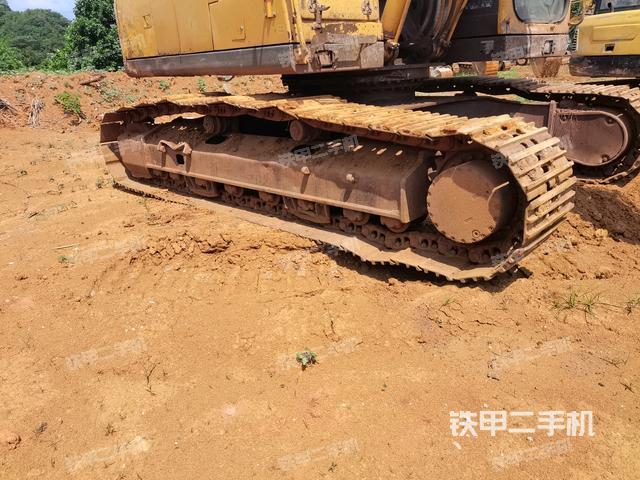 左侧履带整体 (行走机构) 左侧履带整体 (行走机构)