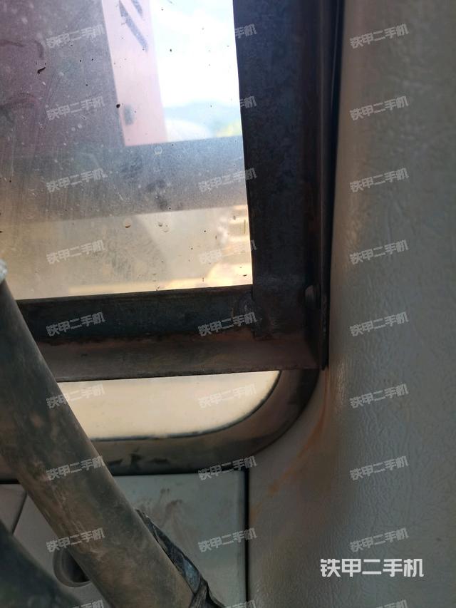 后窗玻璃角标(驾驶室部分) 后窗玻璃角标(驾驶室部分)