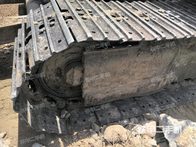 左側(cè)履帶整體?(行走機(jī)構(gòu)) 左側(cè)履帶整體?(行走機(jī)構(gòu))