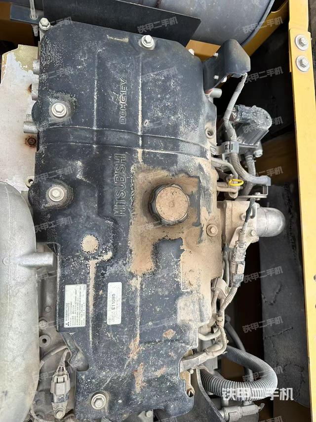 发动机整体俯视(整机外观) 发动机整体俯视(整机外观)