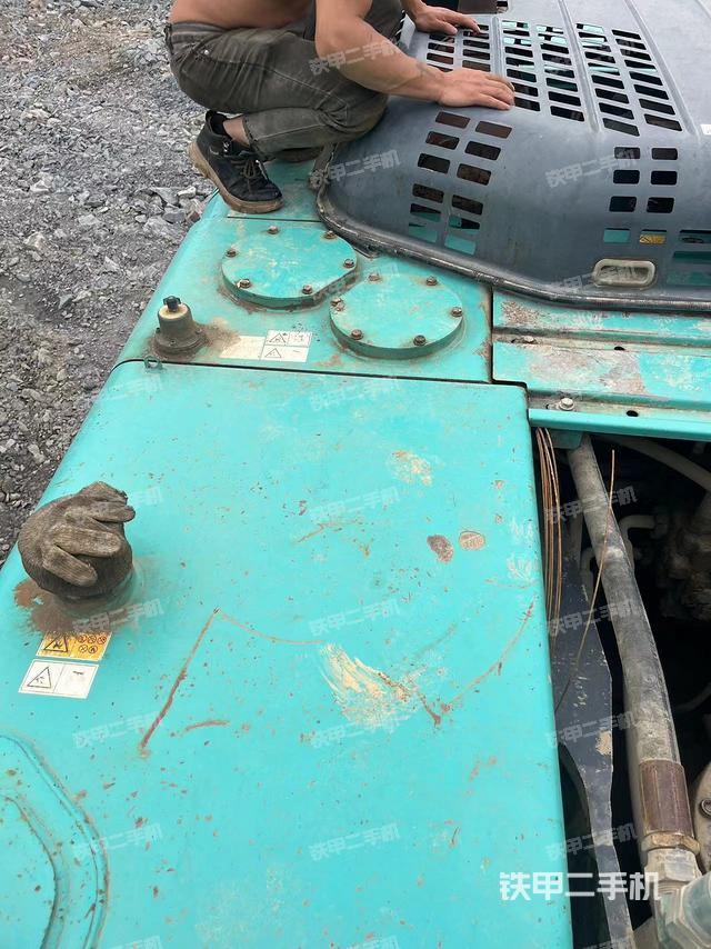 驾驶室整体(整机外观) 驾驶室整体(整机外观)