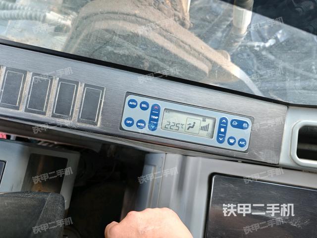 后窗玻璃角标(驾驶室部分) 后窗玻璃角标(驾驶室部分)