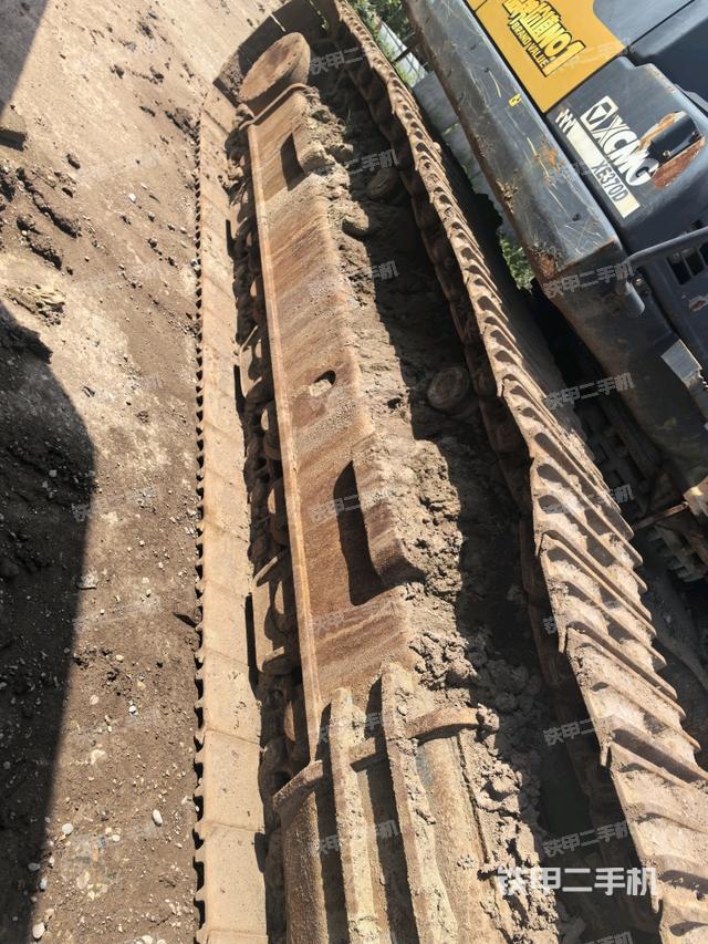 左导向轮(行走机构) 左导向轮(行走机构)