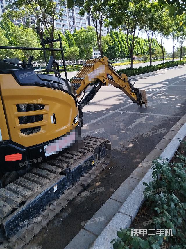 单侧履带整体(整机外观) 单侧履带整体(整机外观)