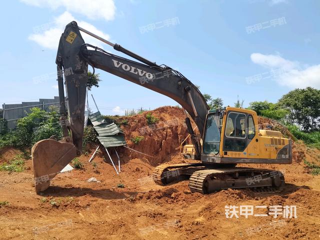 沃爾沃EC210B挖掘機(jī)