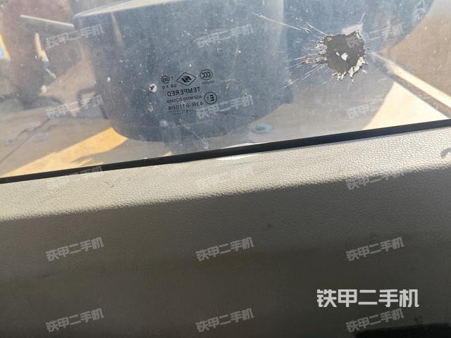 后窗玻璃角标(驾驶室部分) 后窗玻璃角标(驾驶室部分)