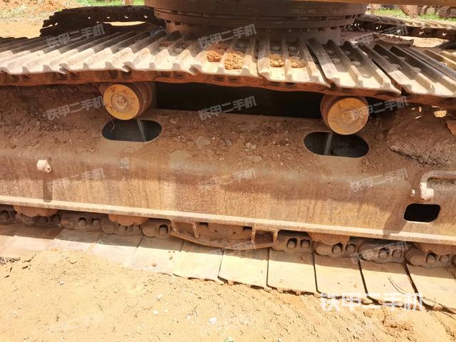 右側(cè)履帶整體(行走機構(gòu)) 右側(cè)履帶整體(行走機構(gòu))