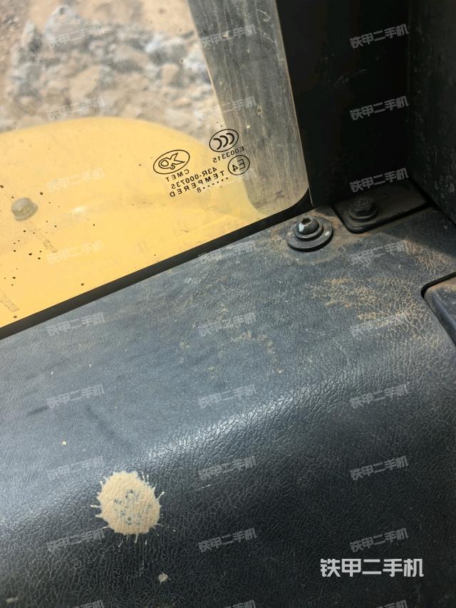 座椅后部(駕駛室部分) 座椅后部(駕駛室部分)