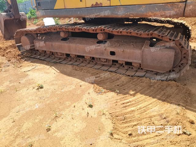 左导向轮(行走机构) 左导向轮(行走机构)