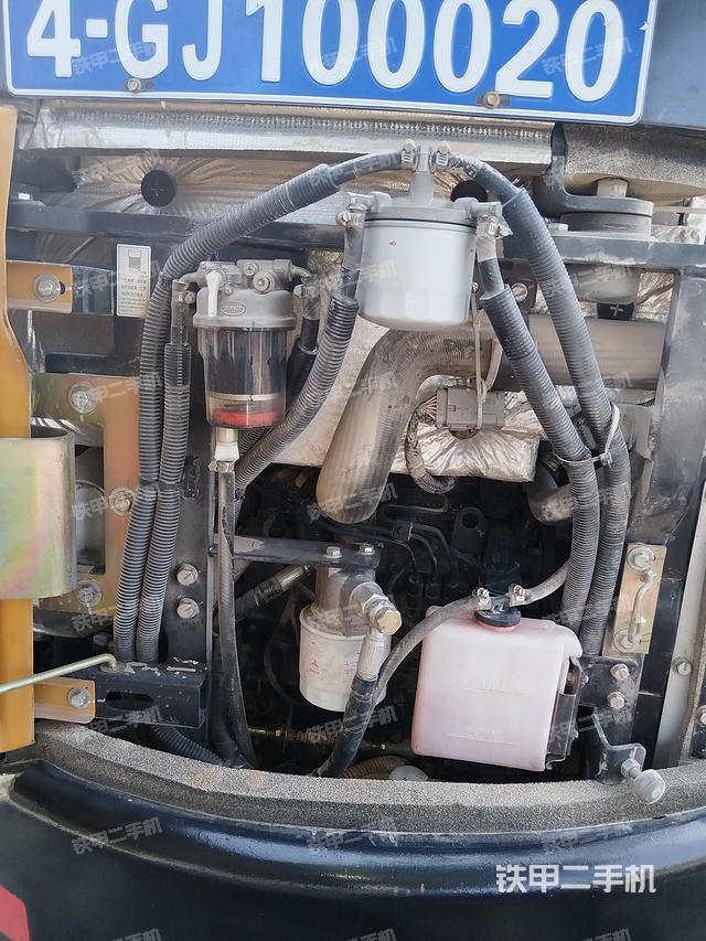 驾驶室整体(整机外观) 驾驶室整体(整机外观)