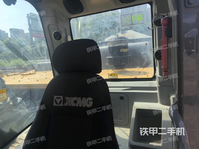 座椅左侧控制台/音响/含左手柄(驾驶室部分) 座椅左侧控制台/音响/含左手柄(驾驶室部分)