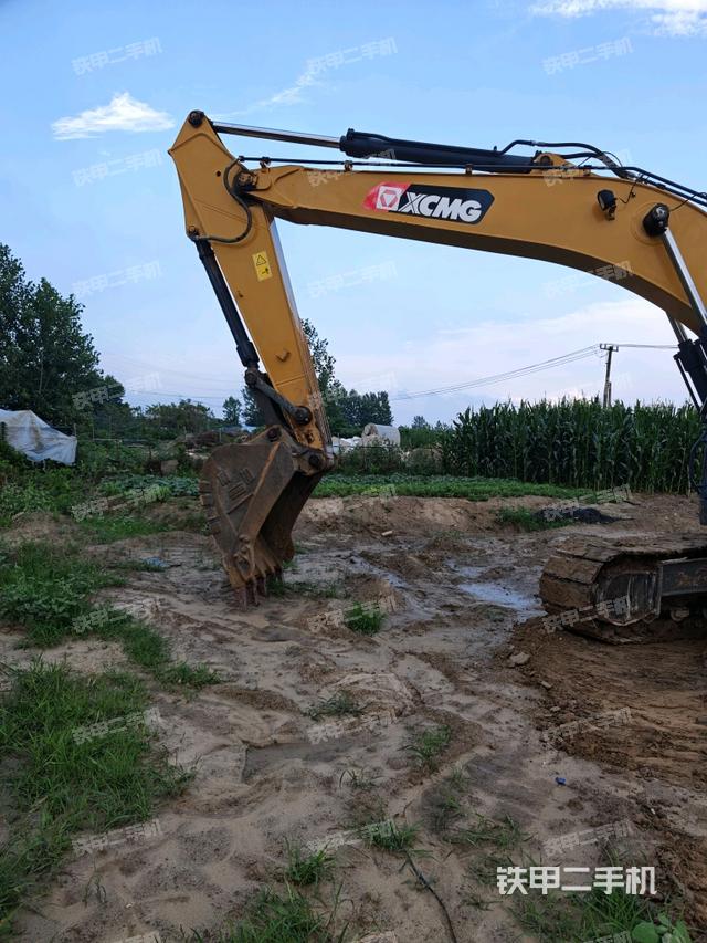 小臂整体左后(工作和回转装置) 小臂整体左后(工作和回转装置)