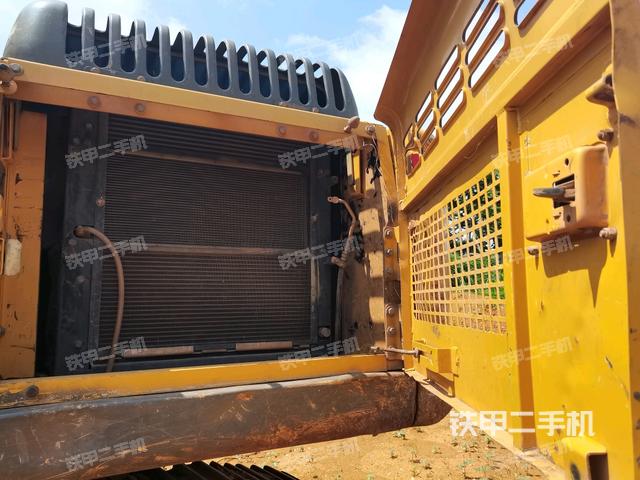 散热器正面(大件舱室) 散热器正面(大件舱室)