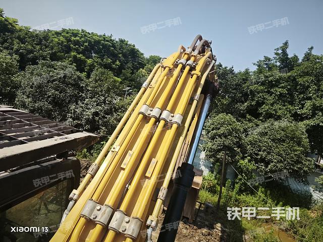 大臂背部俯視(工作和回轉(zhuǎn)裝置) 大臂背部俯視(工作和回轉(zhuǎn)裝置)