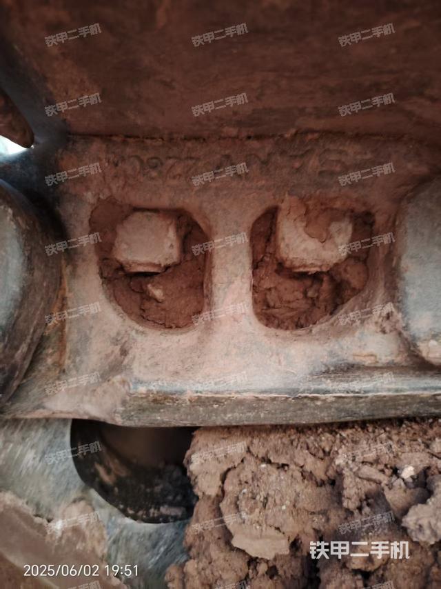 右侧行走马达盖板(行走机构) 右侧行走马达盖板(行走机构)