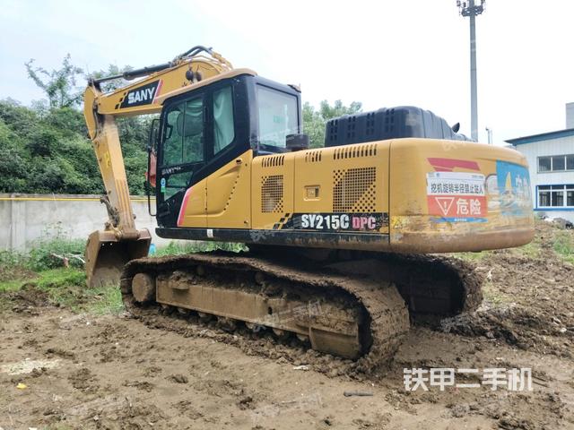三一重工SY205C-10挖掘机的设备实拍-第3张实拍照片