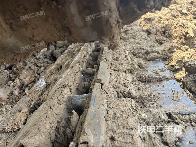 单侧履带整体（整机外观）