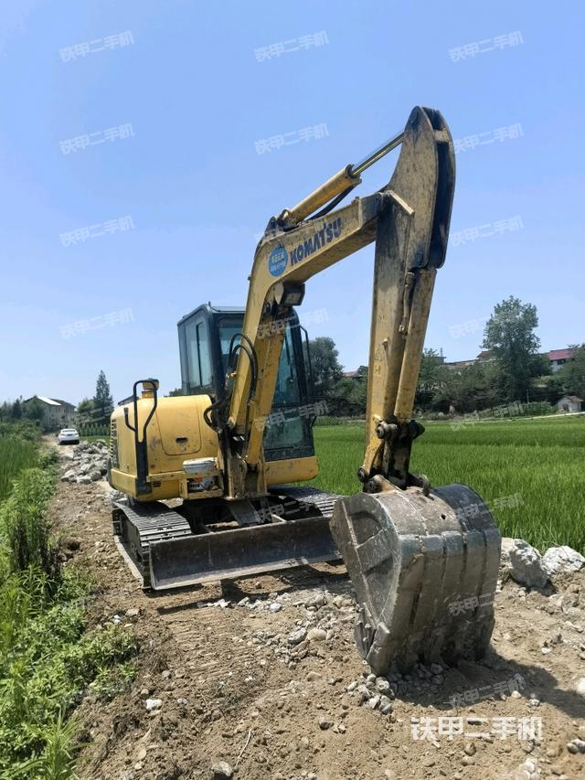 右前45(整機(jī)外觀) 右前45(整機(jī)外觀)