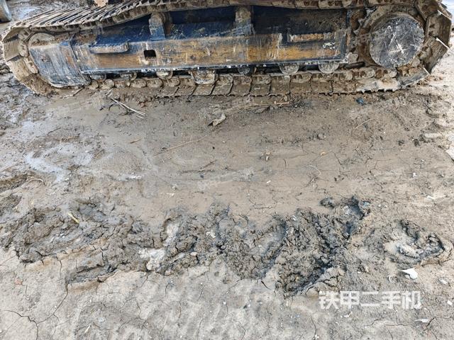 右侧履带整体(行走机构) 右侧履带整体(行走机构)