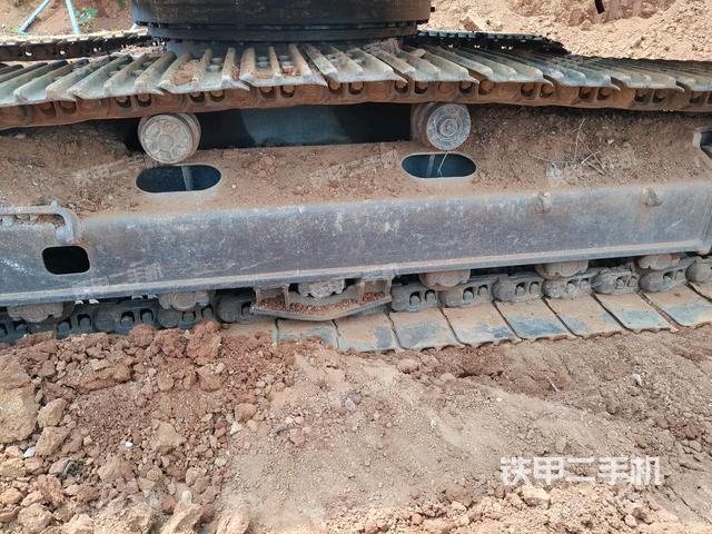 左側(cè)行走馬達蓋板(行走機構(gòu)) 左側(cè)行走馬達蓋板(行走機構(gòu))