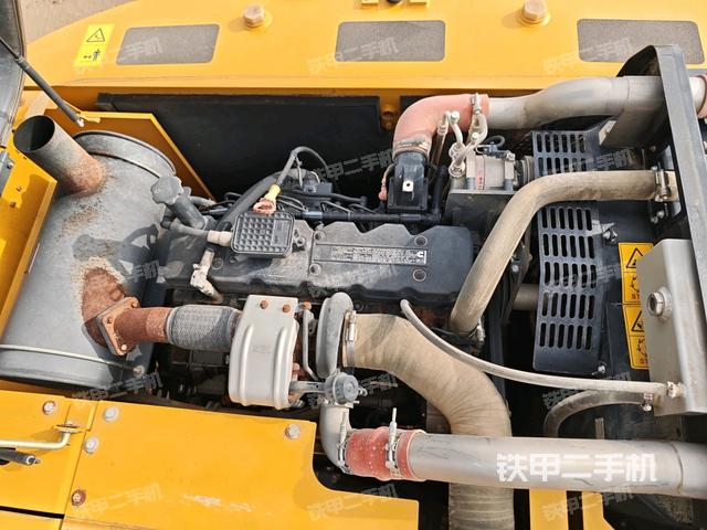 发动机室(上车部件) 发动机室(上车部件)