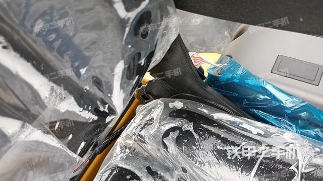 后窗玻璃角标(驾驶室部分) 后窗玻璃角标(驾驶室部分)