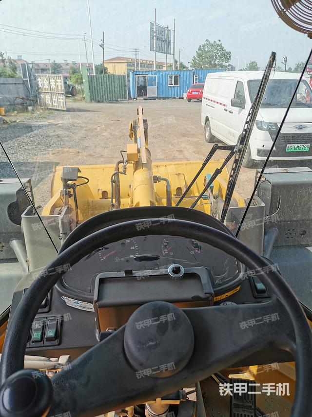 驾驶室操作台(整机外观及大件) 驾驶室操作台(整机外观及大件)