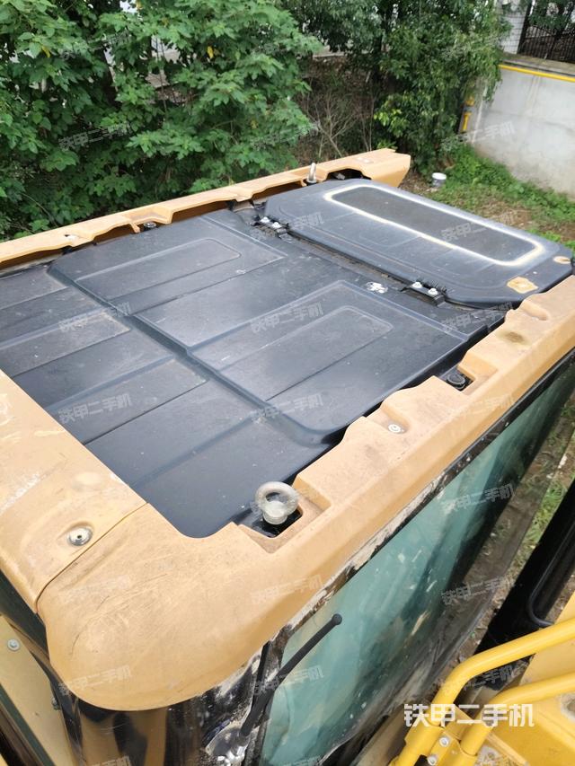 驾驶室顶部俯视(上车部件) 驾驶室顶部俯视(上车部件)