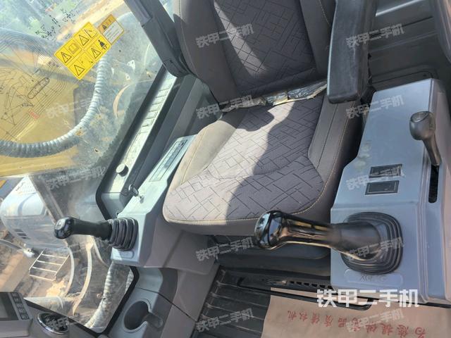 后窗玻璃角标（驾驶室部分）