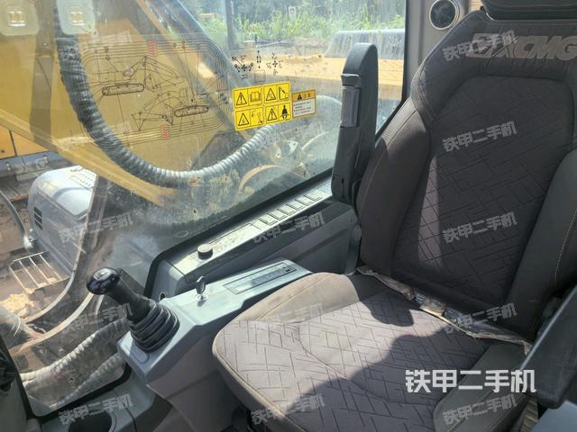 座椅右侧控制台/钥匙门/油门/含右手柄（驾驶室部分）