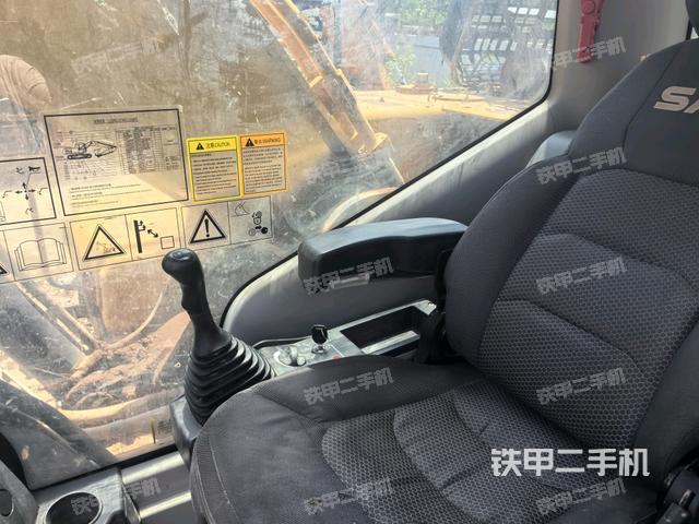 后窗玻璃角标(驾驶室部分) 后窗玻璃角标(驾驶室部分)