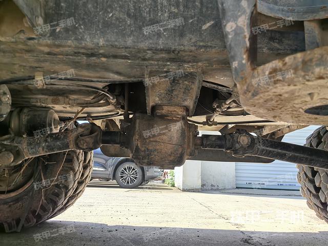 右側(cè)履帶整體?(行走機(jī)構(gòu)) 右側(cè)履帶整體?(行走機(jī)構(gòu))