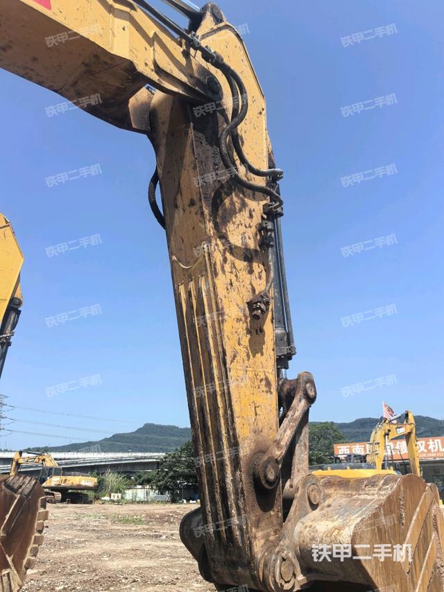 大臂整体 右侧（工作和回转装置）