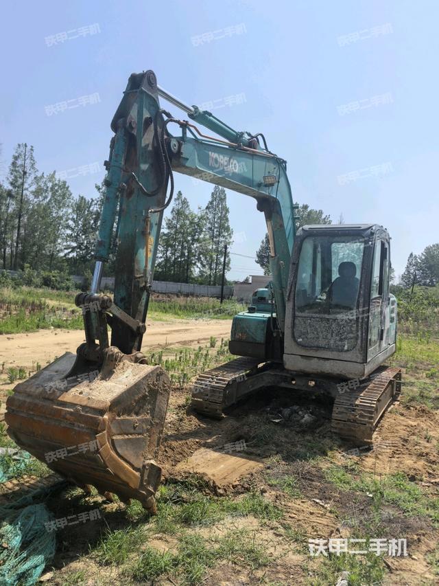 神鋼SK75挖掘機(jī)