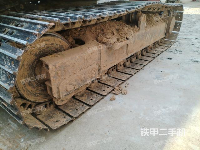 右侧履带整体 (行走机构) 右侧履带整体 (行走机构)