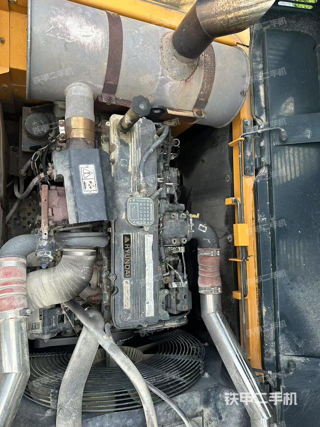 發(fā)動(dòng)機(jī)整體俯視(整機(jī)外觀) 發(fā)動(dòng)機(jī)整體俯視(整機(jī)外觀)