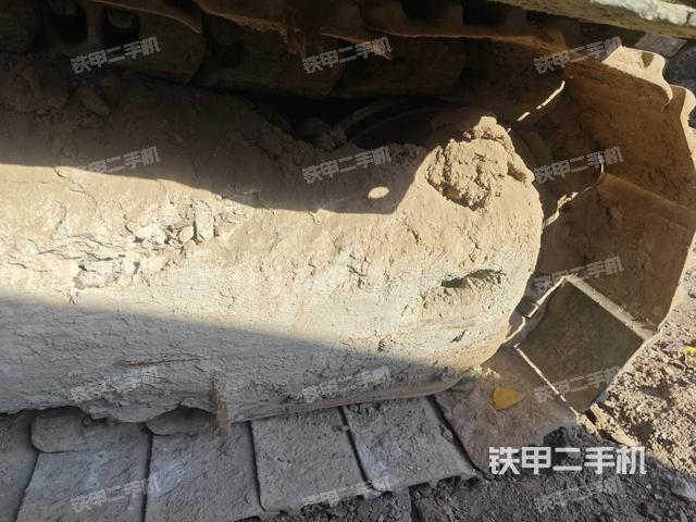 左导向轮(行走机构) 左导向轮(行走机构)