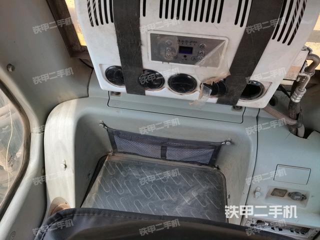 座椅后部(驾驶室部分) 座椅后部(驾驶室部分)