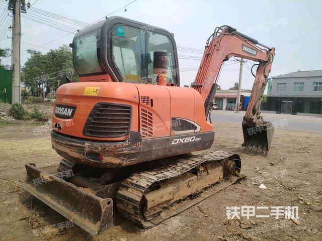 整機(jī)右后45°(整機(jī)外觀) 整機(jī)右后45°(整機(jī)外觀)