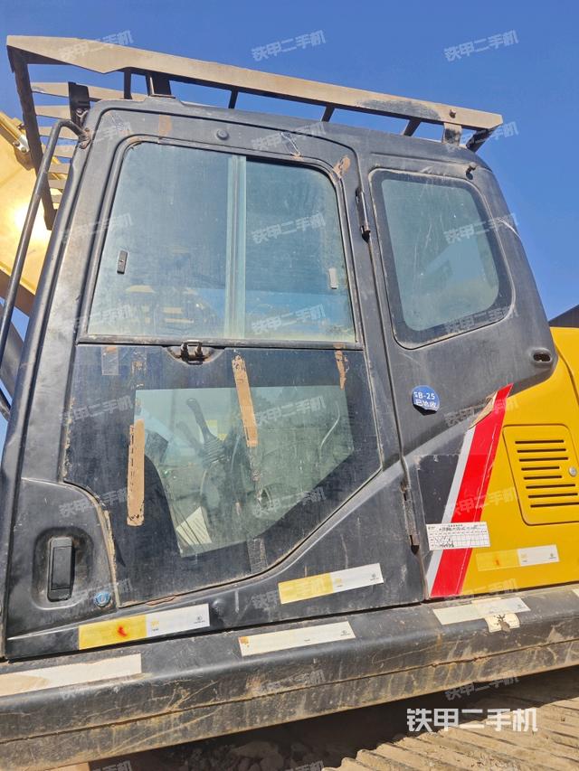 駕駛室左前45度(駕駛室部分) 駕駛室左前45度(駕駛室部分)