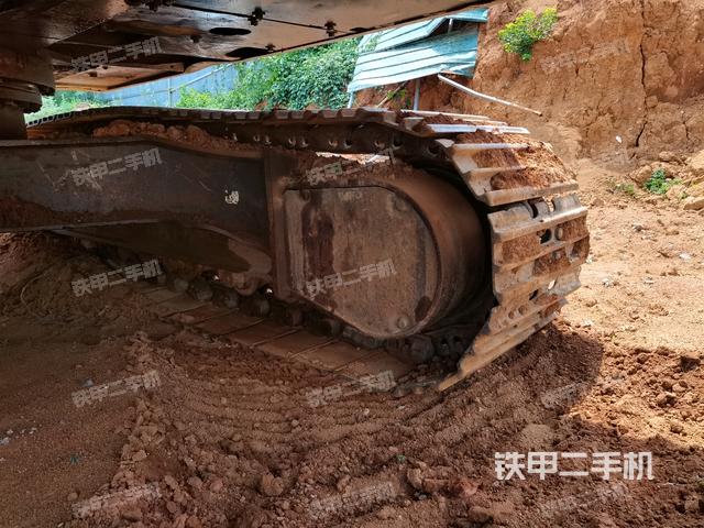 右側(cè)行走馬達蓋板(行走機構(gòu)) 右側(cè)行走馬達蓋板(行走機構(gòu))