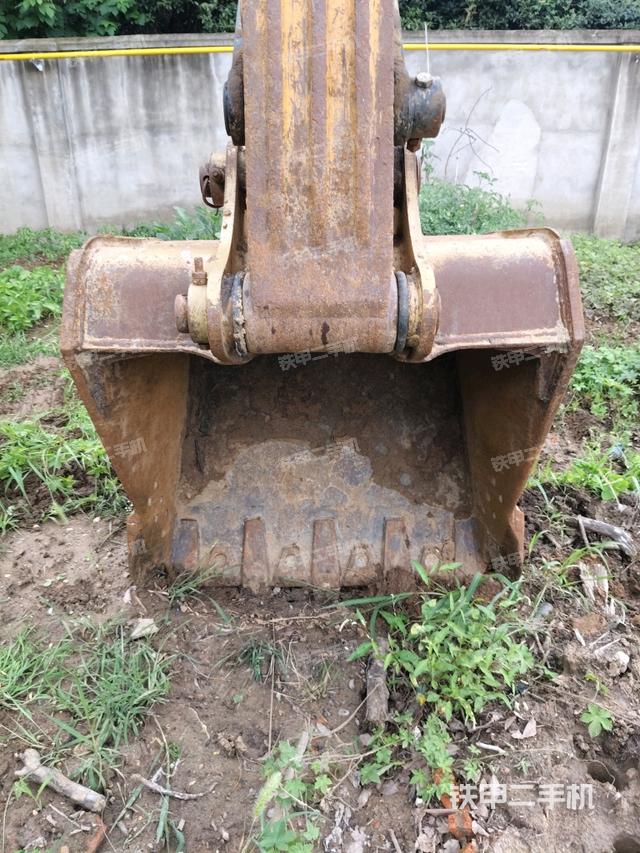 铲斗45度(工作和回转装置) 铲斗45度(工作和回转装置)