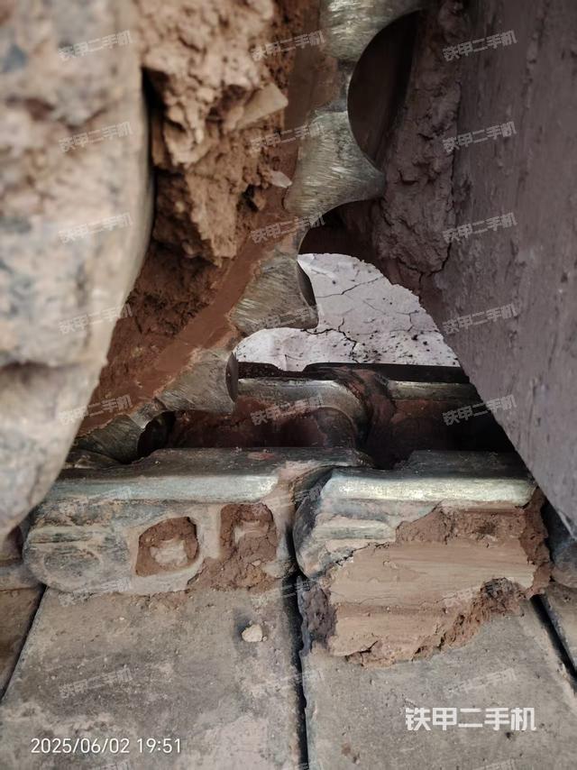 左驱动轮(行走机构) 左驱动轮(行走机构)