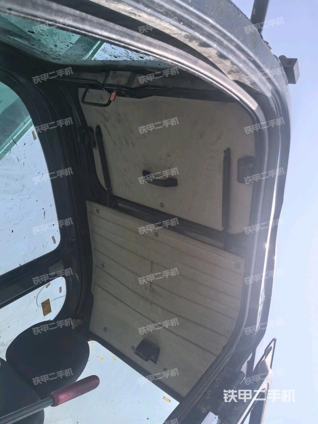 頂棚整體(駕駛室部分) 頂棚整體(駕駛室部分)