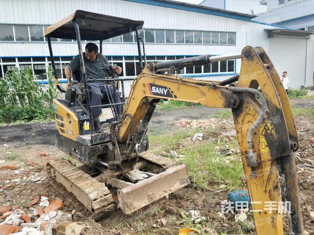 三一重工SY16C-10挖掘機